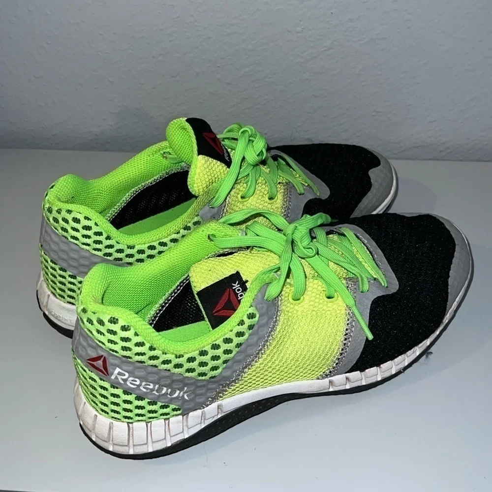 Kids unisex size 5 sneakers Reebok lime green, yellow, black, grey weightlifting